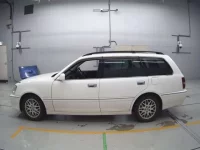 Toyota CROWN ESTATE лот № 90468 оценка 4  с аукциона в Японии 3