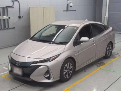 Toyota PRIUS PHV  с аукциона в Японии