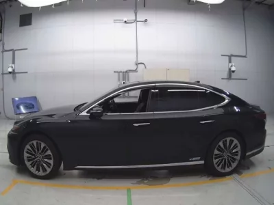 Lexus LS  с аукциона в Японии