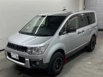 Mitsubishi DELICA D5