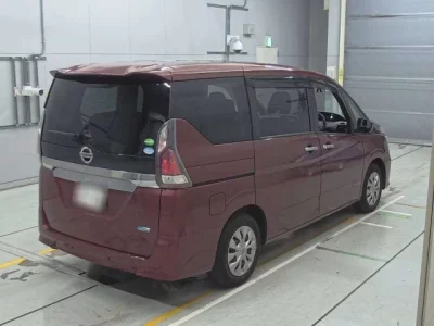 Nissan SERENA  с аукциона в Японии