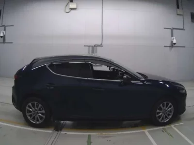 Mazda MAZDA3  с аукциона в Японии