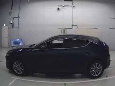 Mazda MAZDA3  с аукциона в Японии