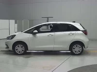 Honda FIT лот № 30326 оценка 4  с аукциона в Японии 3