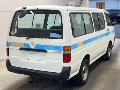 Toyota HIACE  с аукциона в Японии