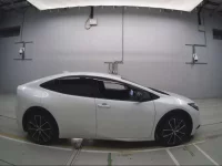 Toyota PRIUS лот № 30351 оценка 4.5  с аукциона в Японии 2
