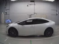 Toyota PRIUS лот № 30351 оценка 4.5  с аукциона в Японии 3