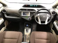 Toyota AQUA лот № 3006 оценка 4  с аукциона в Японии 4