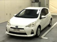 Toyota AQUA лот № 3006 оценка 4  с аукциона в Японии 2