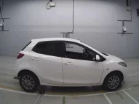 Mazda DEMIO лот № 30358 оценка R  с аукциона в Японии 2
