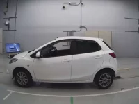 Mazda DEMIO лот № 30358 оценка R  с аукциона в Японии 3