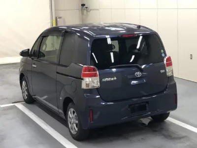 Toyota SPADE  с аукциона в Японии