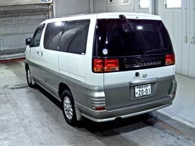 Nissan ELGRAND  с аукциона в Японии