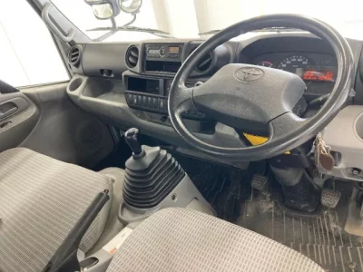 Toyota DYNA  с аукциона в Японии