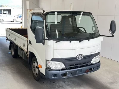 Toyota DYNA  с аукциона в Японии