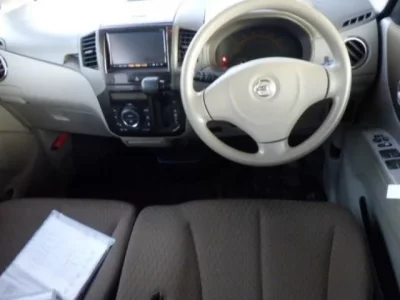 Nissan ROOX  с аукциона в Японии