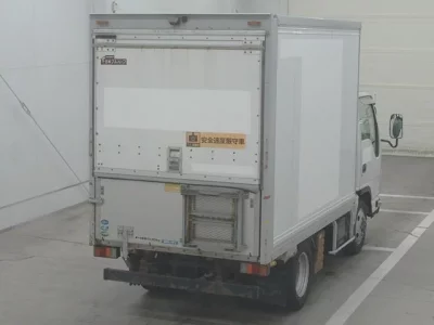 Isuzu ELF  с аукциона в Японии