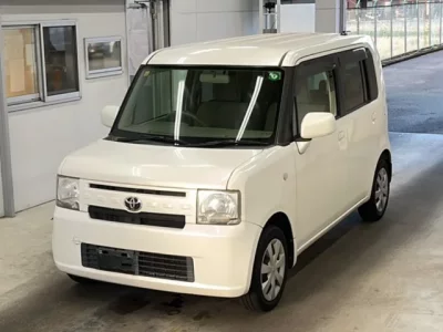 Toyota PIXIS SPACE