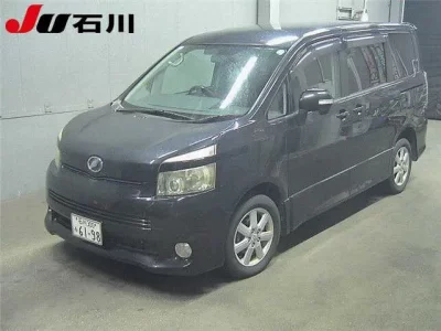 Toyota VOXY  с аукциона в Японии