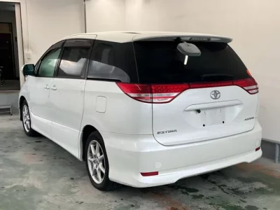 Toyota ESTIMA  с аукциона в Японии