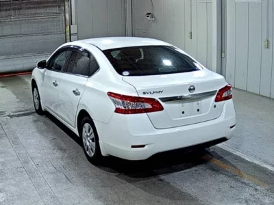 Nissan SYLPHY  с аукциона в Японии