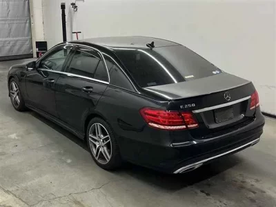 Mercedes-Benz E CLASS  с аукциона в Японии