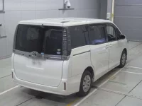 Toyota VOXY лот № 11086 оценка RA  с аукциона в Японии 1