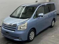 Toyota NOAH лот № 90108 оценка 3.5  с аукциона в Японии 3