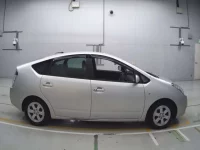 Toyota PRIUS лот № 30436 оценка 3.5  с аукциона в Японии 2