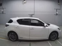 Lexus CT лот № 30439 оценка 3.5  с аукциона в Японии 2