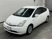 Toyota PRIUS лот № 90136 оценка 4  с аукциона в Японии 3