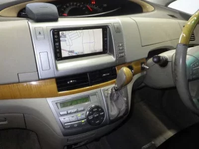 Toyota ESTIMA  с аукциона в Японии
