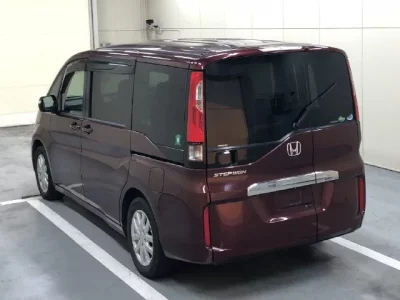 Honda STEP WAGON  с аукциона в Японии