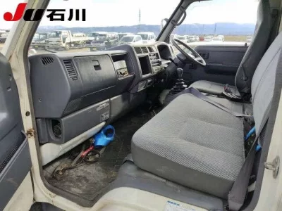 Toyota DYNA  с аукциона в Японии