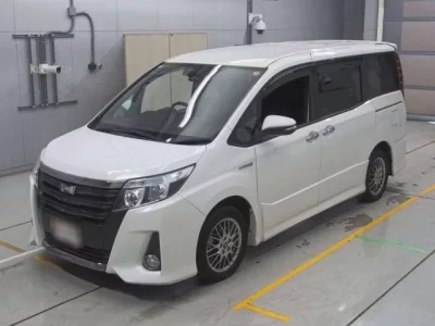 Toyota NOAH  с аукциона в Японии