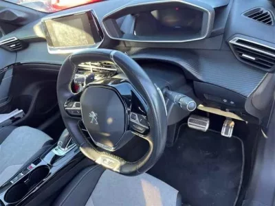 Peugeot 208  с аукциона в Японии