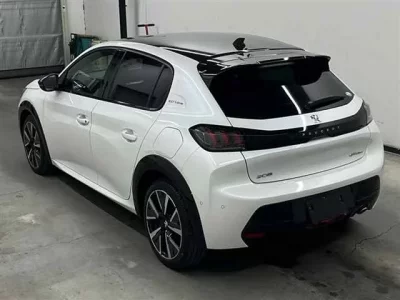 Peugeot 208  с аукциона в Японии