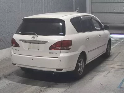 Toyota IPSUM  с аукциона в Японии