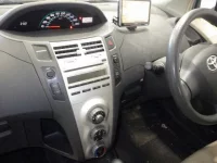 Toyota VITZ лот № 4635 оценка 3  с аукциона в Японии 2