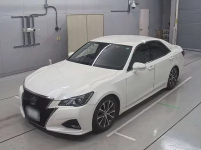 Toyota CROWN  с аукциона в Японии