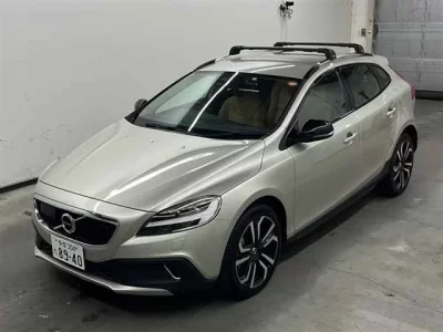 Volvo V40  с аукциона в Японии