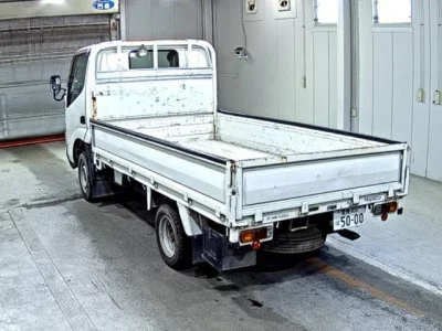 Toyota DYNA  с аукциона в Японии