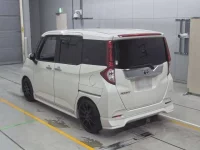 Toyota ROOMY лот № 30510 оценка 4  с аукциона в Японии 5