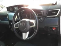 Toyota ROOMY лот № 30510 оценка 4  с аукциона в Японии 6