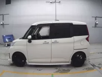 Toyota ROOMY лот № 30510 оценка 4  с аукциона в Японии 3