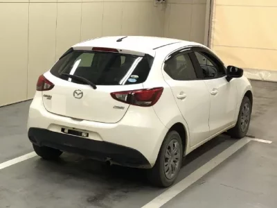 Mazda DEMIO  с аукциона в Японии