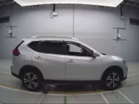 Nissan X-TRAIL лот № 30543 оценка 3  с аукциона в Японии 2