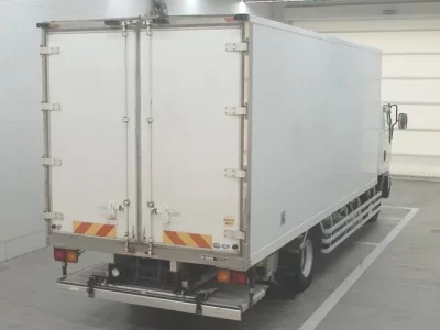 Isuzu FORWARD  с аукциона в Японии