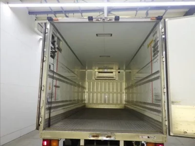 Isuzu FORWARD  с аукциона в Японии