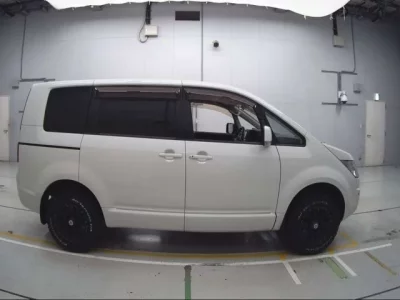 Mitsubishi DELICA D5